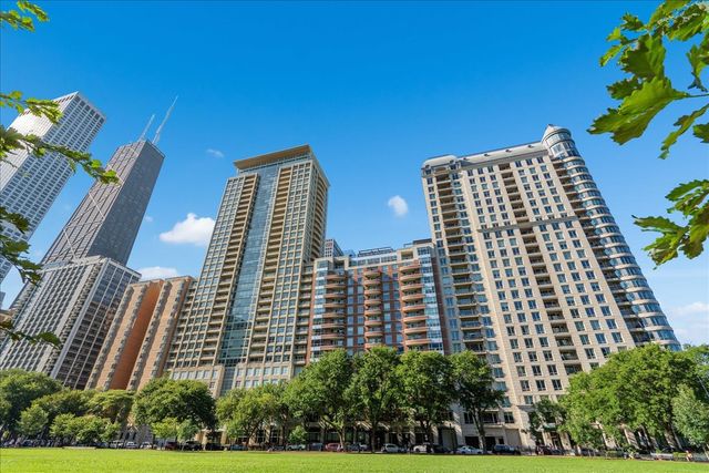 840 N Lake Shore Drive 1803, Chicago, IL 60611