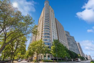 840 N Lake Shore Drive 1803, Chicago, IL 60611
