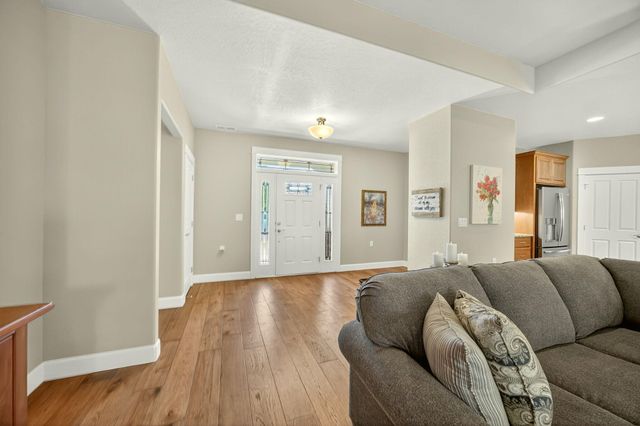 1407 Rustler Peak Street, Central Point, OR 97502