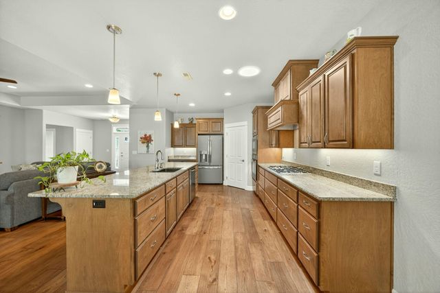 1407 Rustler Peak Street, Central Point, OR 97502