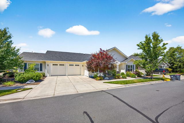 1407 Rustler Peak Street, Central Point, OR 97502