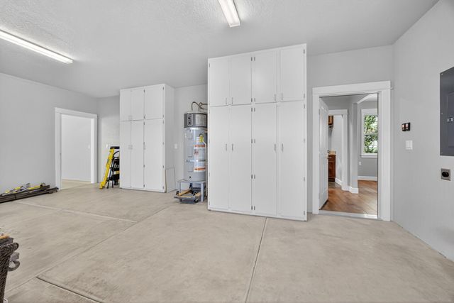 1407 Rustler Peak Street, Central Point, OR 97502