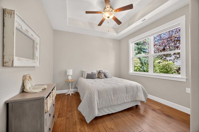 1407 Rustler Peak Street, Central Point, OR 97502