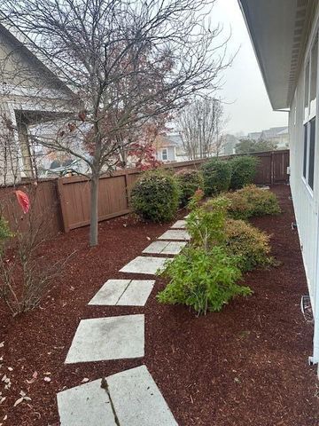 1407 Rustler Peak Street, Central Point, OR 97502