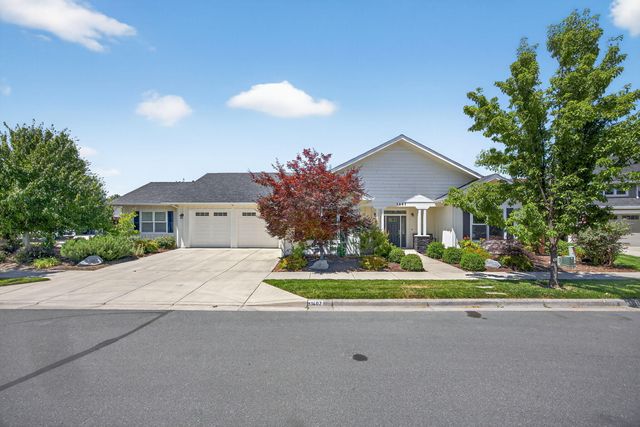 1407 Rustler Peak Street, Central Point, OR 97502