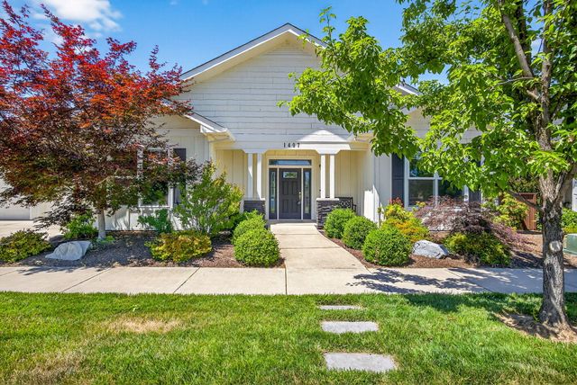 1407 Rustler Peak Street, Central Point, OR 97502