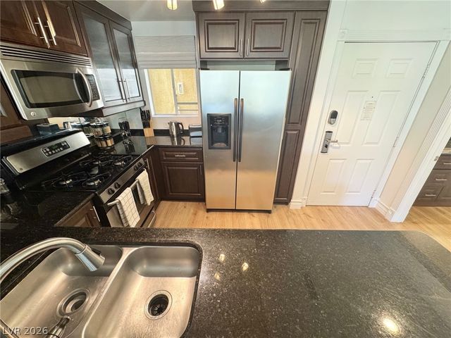 260 East Flamingo Road 203, Las Vegas, NV 89169