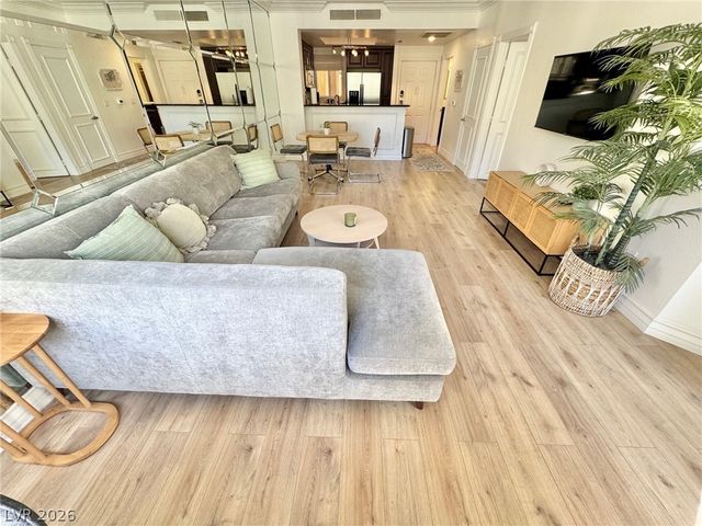 260 East Flamingo Road 203, Las Vegas, NV 89169