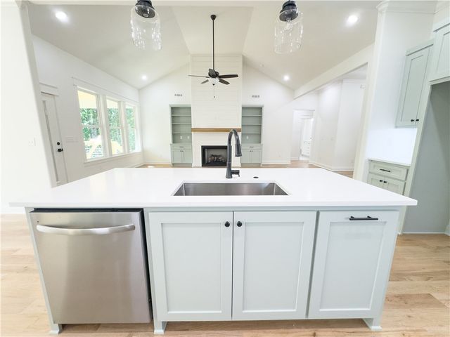 12 Dumfries Drive, Bella Vista, AR 72715