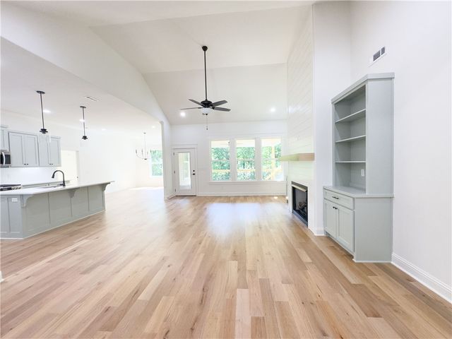 12 Dumfries Drive, Bella Vista, AR 72715