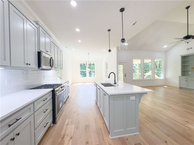 12 Dumfries Drive, Bella Vista, AR 72715