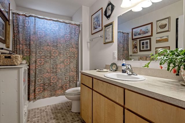 412 N Desert Rose Loop, Sisters, OR 97759