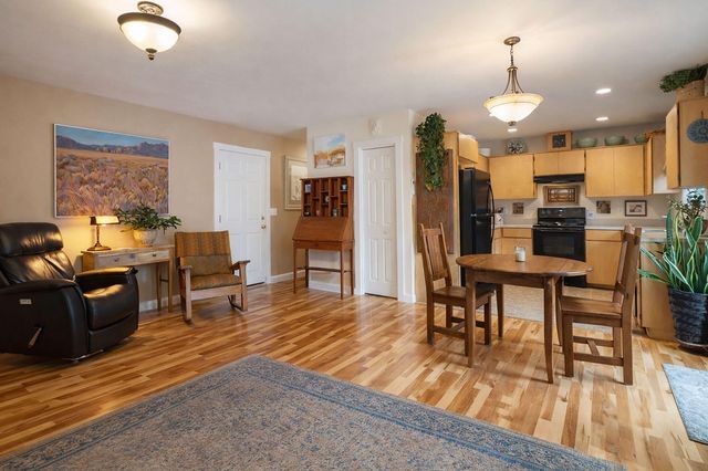 412 N Desert Rose Loop, Sisters, OR 97759