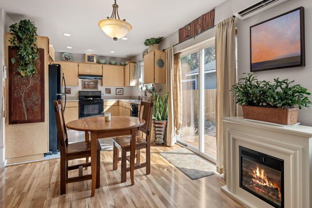 412 N Desert Rose Loop, Sisters, OR 97759