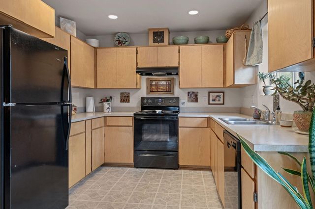 412 N Desert Rose Loop, Sisters, OR 97759