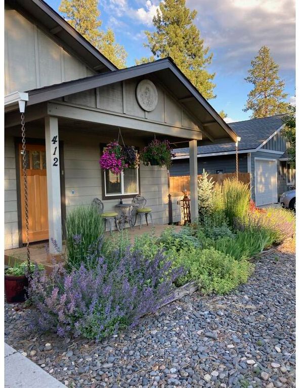 412 N Desert Rose Loop, Sisters, OR 97759