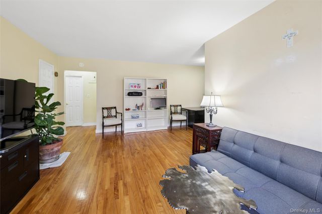 196-30 67th Avenue 1, Fresh Meadows, NY 11365