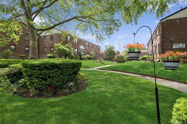 196-30 67th Avenue 1, Fresh Meadows, NY 11365