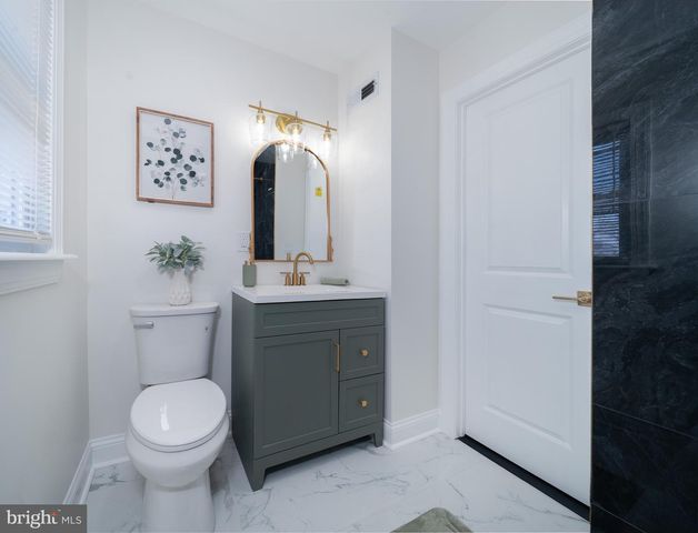 18 MCMULLEN AVE, New Castle, DE 19720