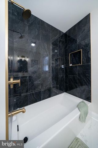 18 MCMULLEN AVE, New Castle, DE 19720