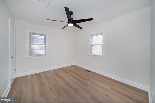 18 MCMULLEN AVE, New Castle, DE 19720