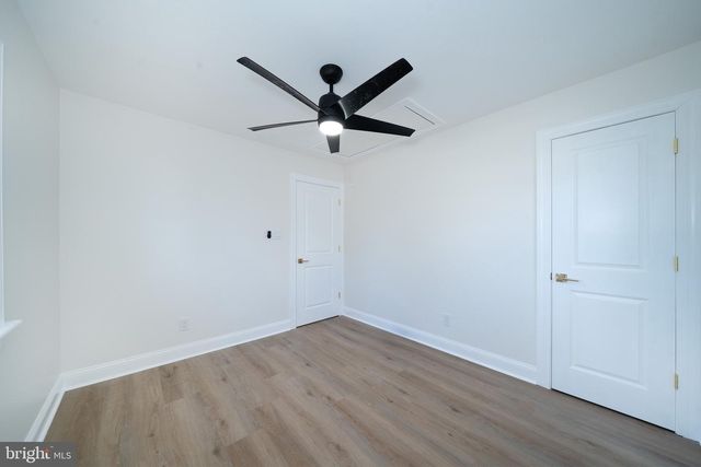 18 MCMULLEN AVE, New Castle, DE 19720