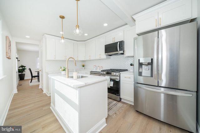 18 MCMULLEN AVE, New Castle, DE 19720