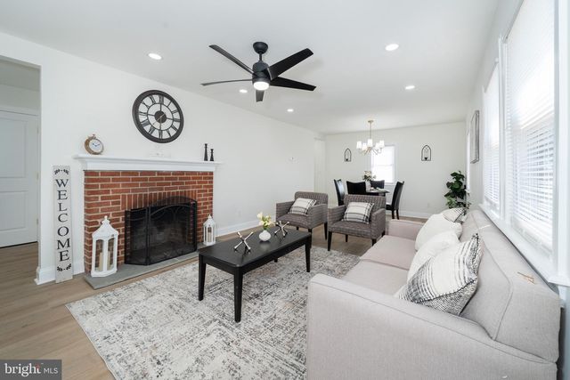 18 MCMULLEN AVE, New Castle, DE 19720