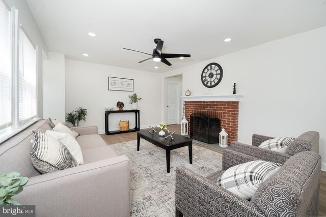 18 MCMULLEN AVE, New Castle, DE 19720