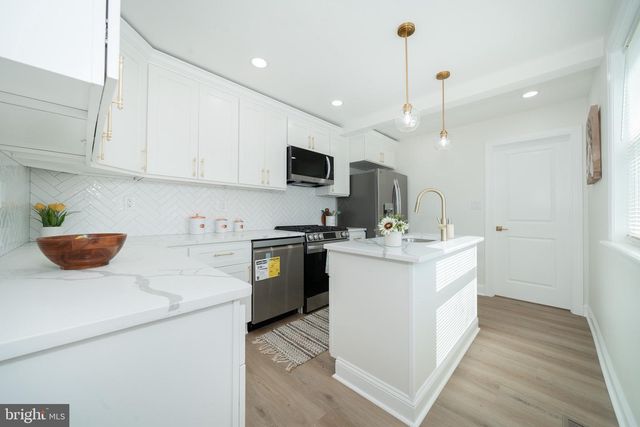 18 MCMULLEN AVE, New Castle, DE 19720