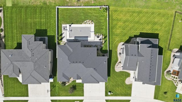 5503 W Colonial Ct Court, Sioux Falls, SD 57107