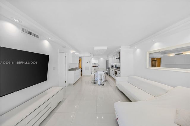 465 Ocean Dr 906, Miami Beach, FL 33139