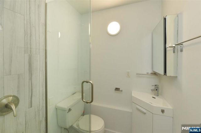 7002 Boulevard East 21B, Guttenberg, NJ 07093