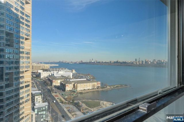 7002 Boulevard East 21B, Guttenberg, NJ 07093