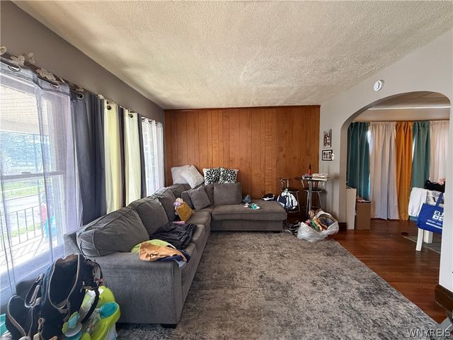 6 Humason Avenue, Buffalo, NY 14211