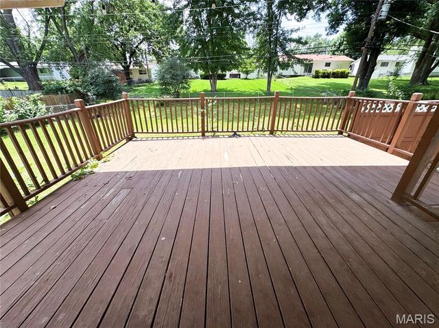 1860 Bobbinray Avenue, Florissant, MO 63031