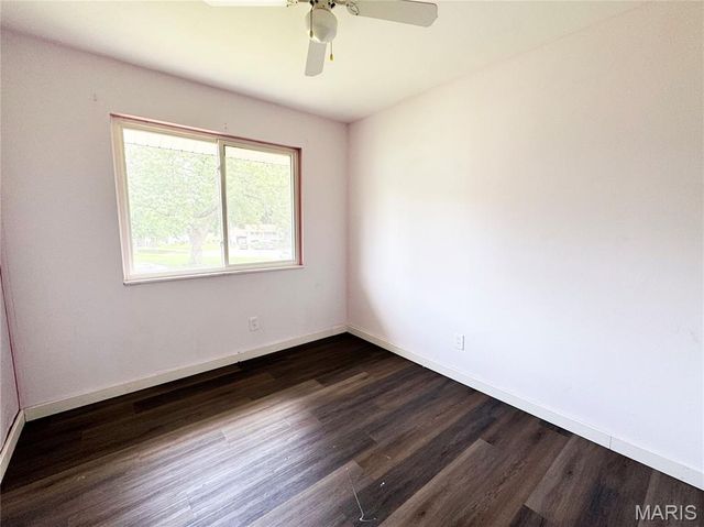 1860 Bobbinray Avenue, Florissant, MO 63031