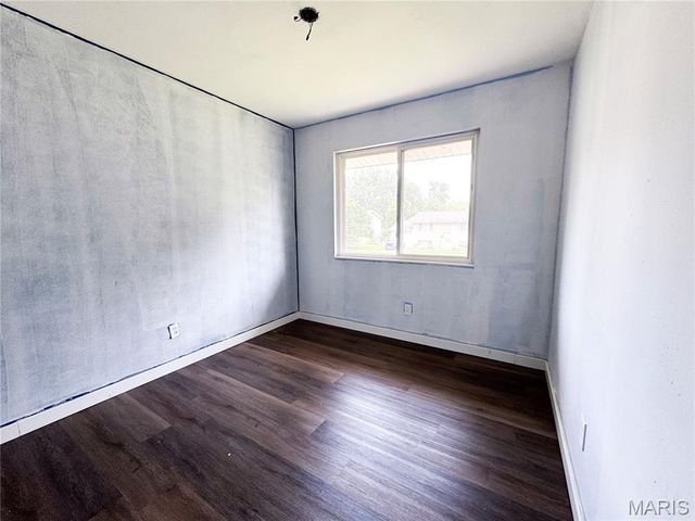 1860 Bobbinray Avenue, Florissant, MO 63031