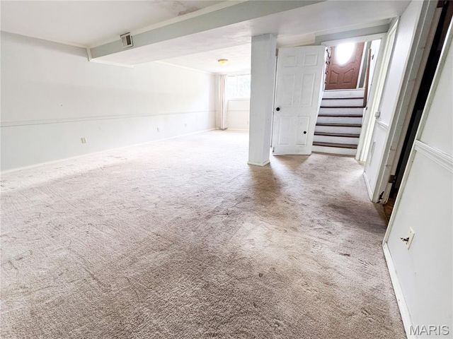 1860 Bobbinray Avenue, Florissant, MO 63031