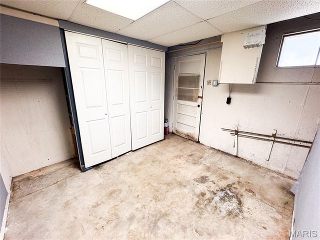 1860 Bobbinray Avenue, Florissant, MO 63031