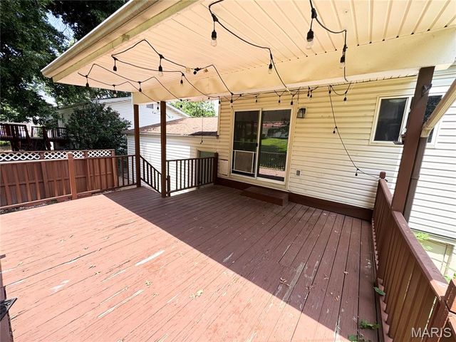1860 Bobbinray Avenue, Florissant, MO 63031