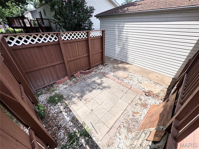 1860 Bobbinray Avenue, Florissant, MO 63031