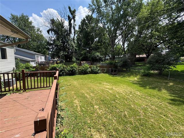 1860 Bobbinray Avenue, Florissant, MO 63031