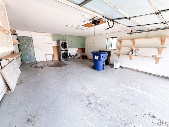 1860 Bobbinray Avenue, Florissant, MO 63031