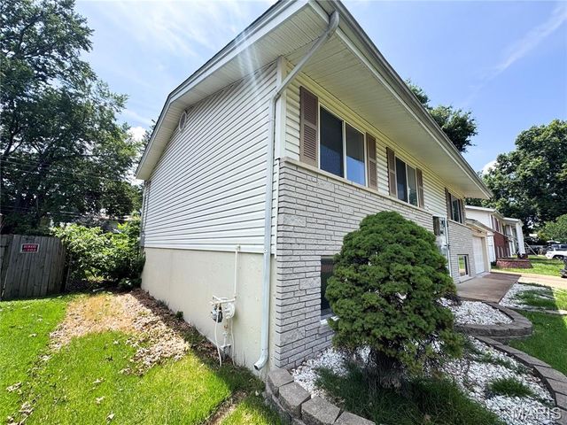 1860 Bobbinray Avenue, Florissant, MO 63031
