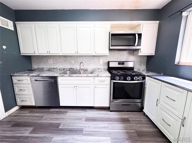 1860 Bobbinray Avenue, Florissant, MO 63031