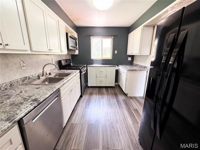 1860 Bobbinray Avenue, Florissant, MO 63031