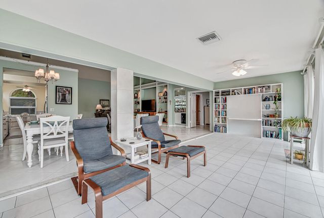 2390 Saratoga Bay Drive, West Palm Beach, FL 33409