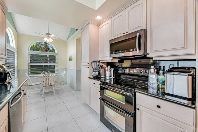 2390 Saratoga Bay Drive, West Palm Beach, FL 33409