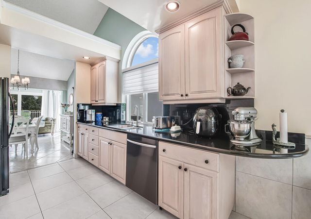 2390 Saratoga Bay Drive, West Palm Beach, FL 33409